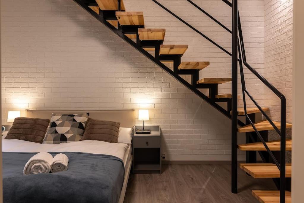 Eclectic And Design Duplex In Apartament Praga
