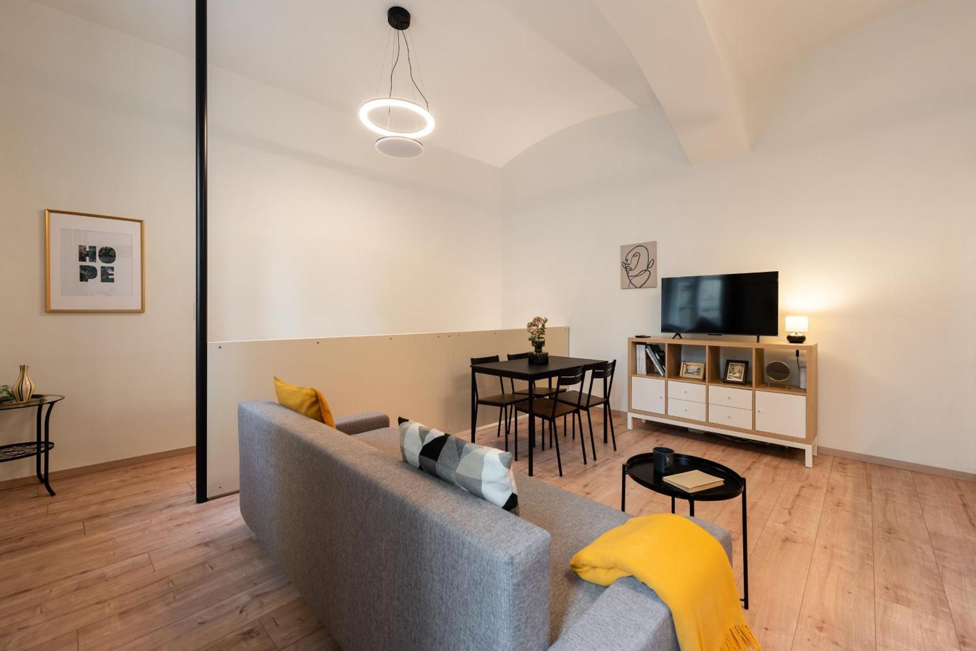Eclectic And Design Duplex In * Praga